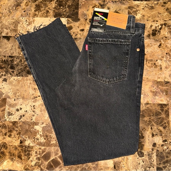 NWT Levi’s Wedgie Straight Leg Jeans - Size 25 - Picture 2 of 10